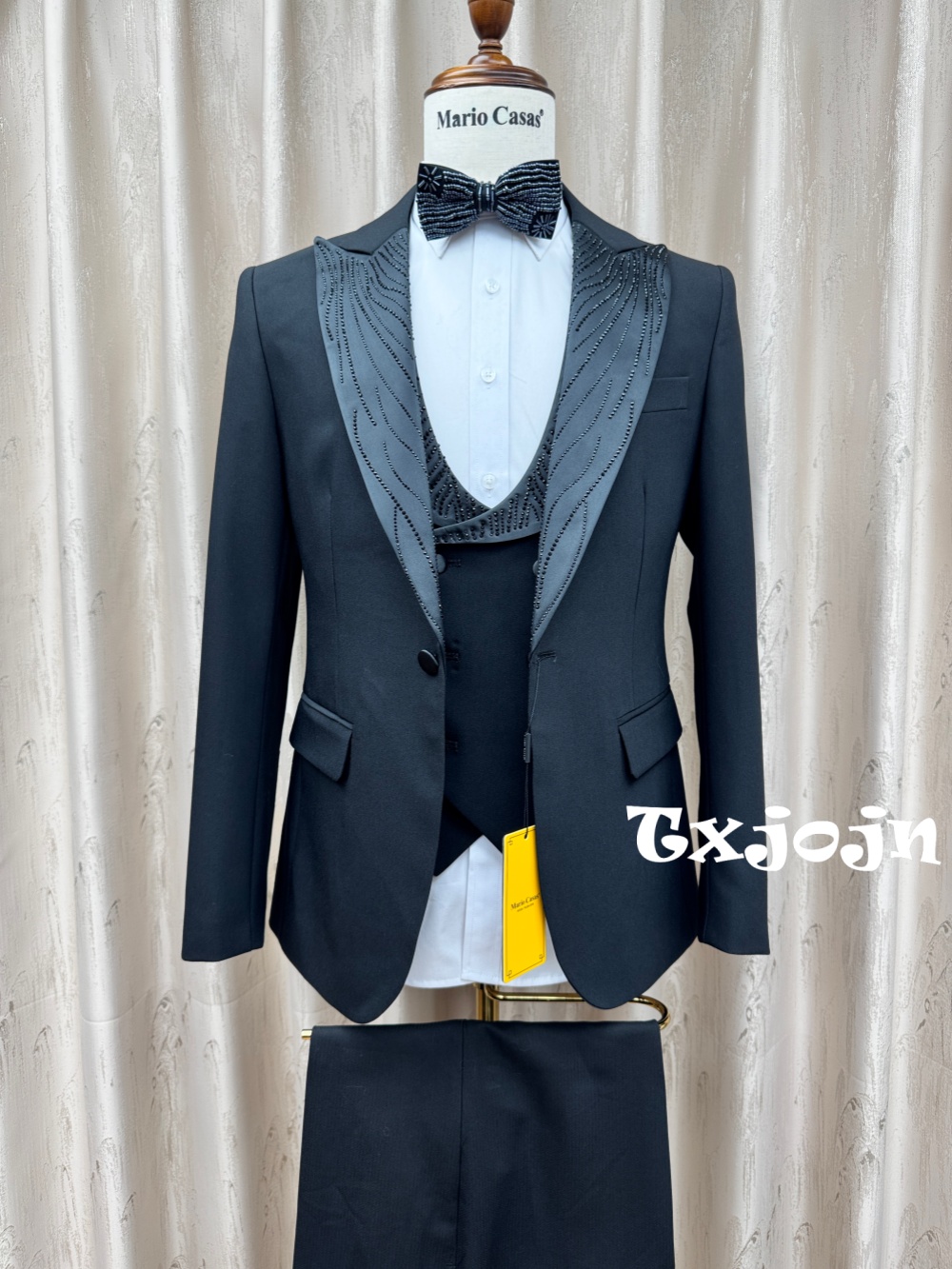 Classy Formal Man Suit Set 3 P - огляд і ціна Men'S Formal Wear In Wedding