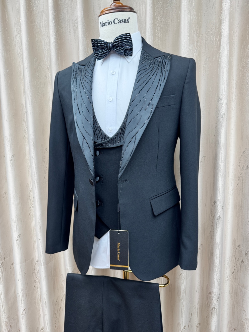 Classy Formal Man Suit Set 3 P - огляд і ціна Men'S Formal Wear In Wedding