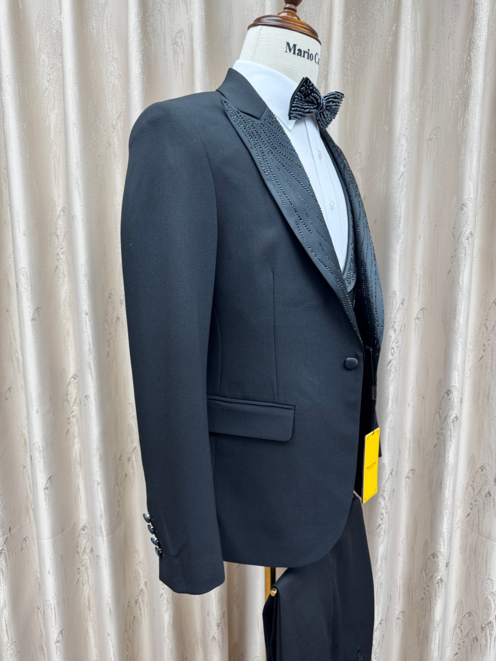 Classy Formal Man Suit Set 3 P - огляд і ціна Men'S Formal Wear In Wedding