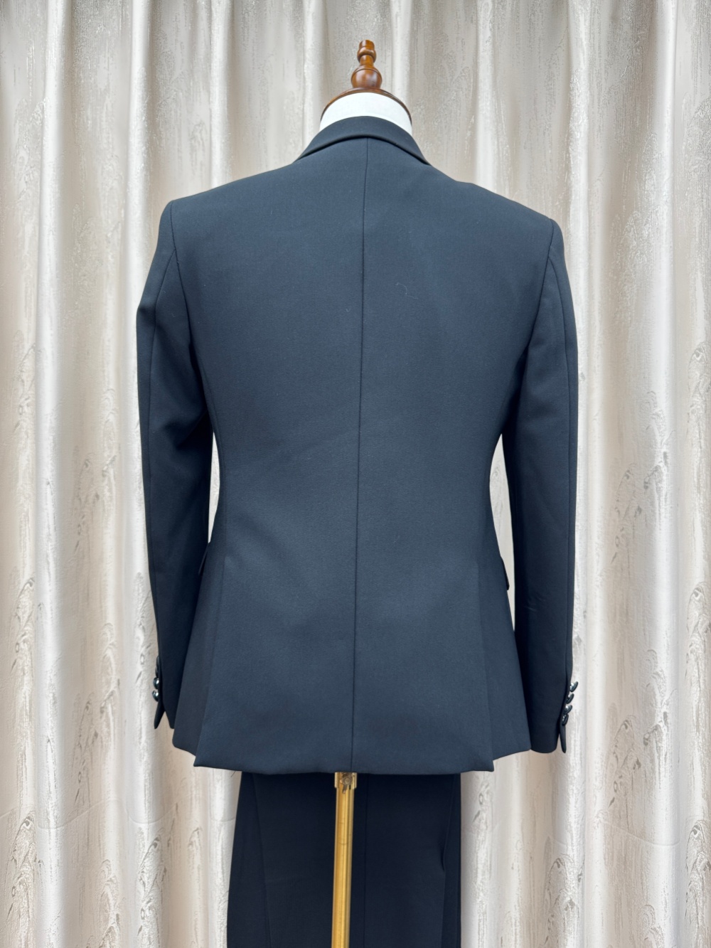 Classy Formal Man Suit Set 3 P - огляд і ціна Men'S Formal Wear In Wedding